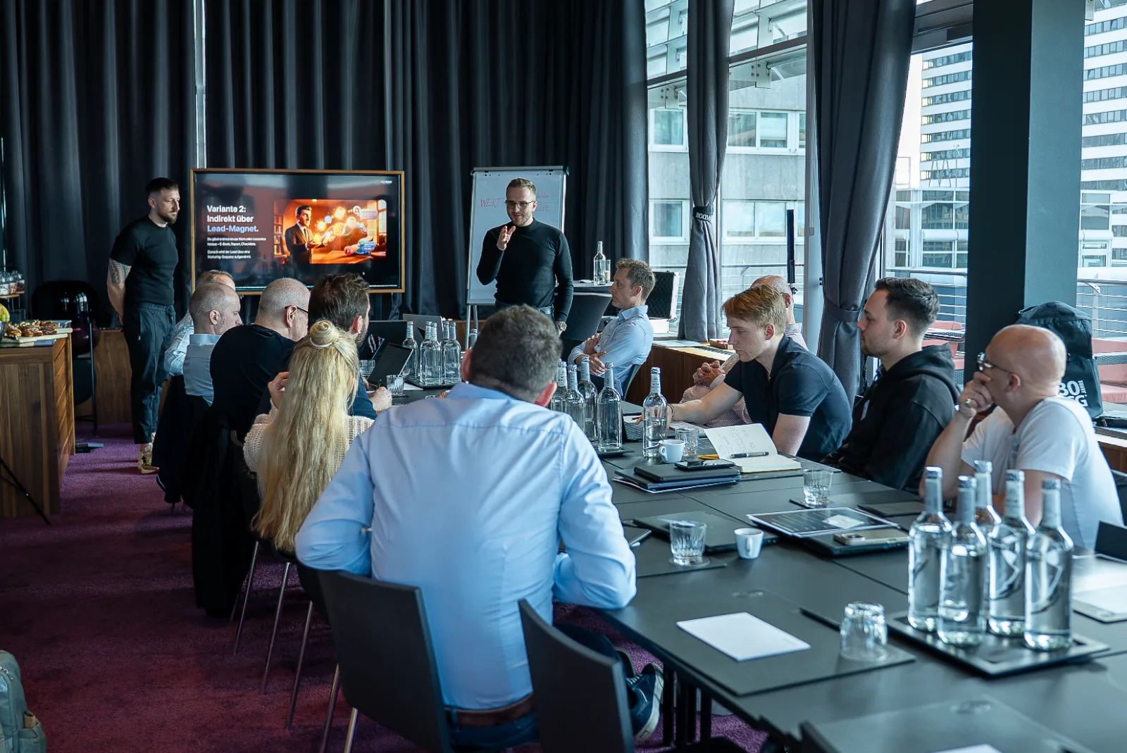 JustClose Workshop: Teilnehmer im Seminarraum